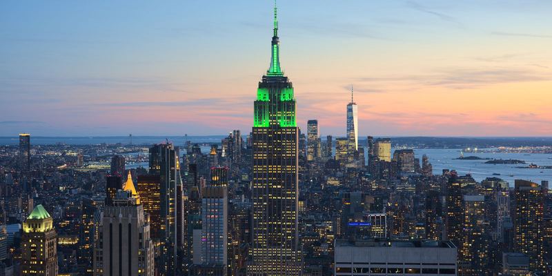 The Empire State Building above the Manhattan skyline